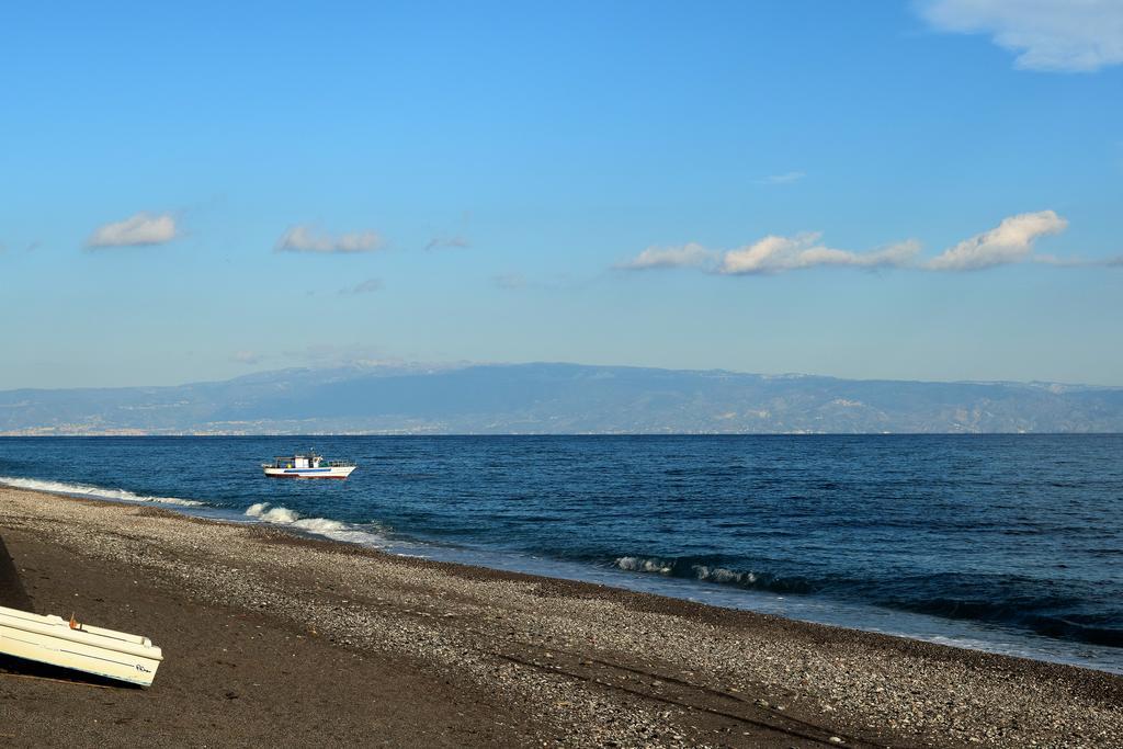 Casa Michela Villa Letojanni Bagian luar foto